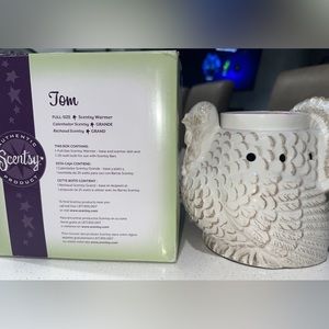 Scentsy Tom warmer
